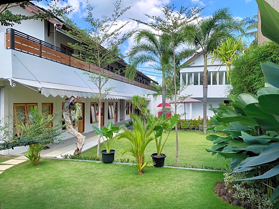 Roots Hotel Senggigi