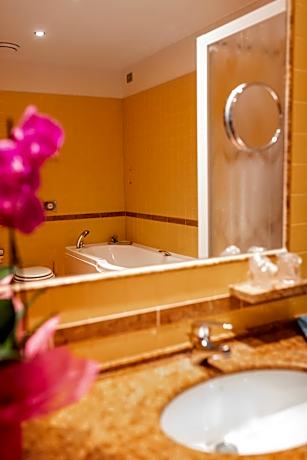 Suite (2 Adults)