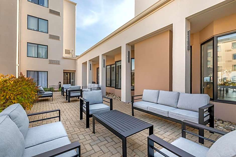 Comfort Inn & Suites Arlington Heights - Buffalo Grove