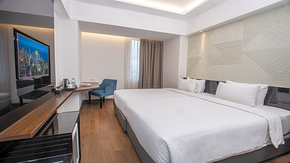 Golden Tulip Essential Makassar