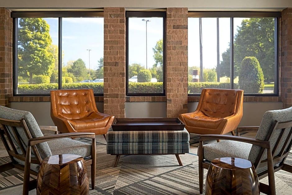 Four Points by Sheraton Milwaukee North Shore