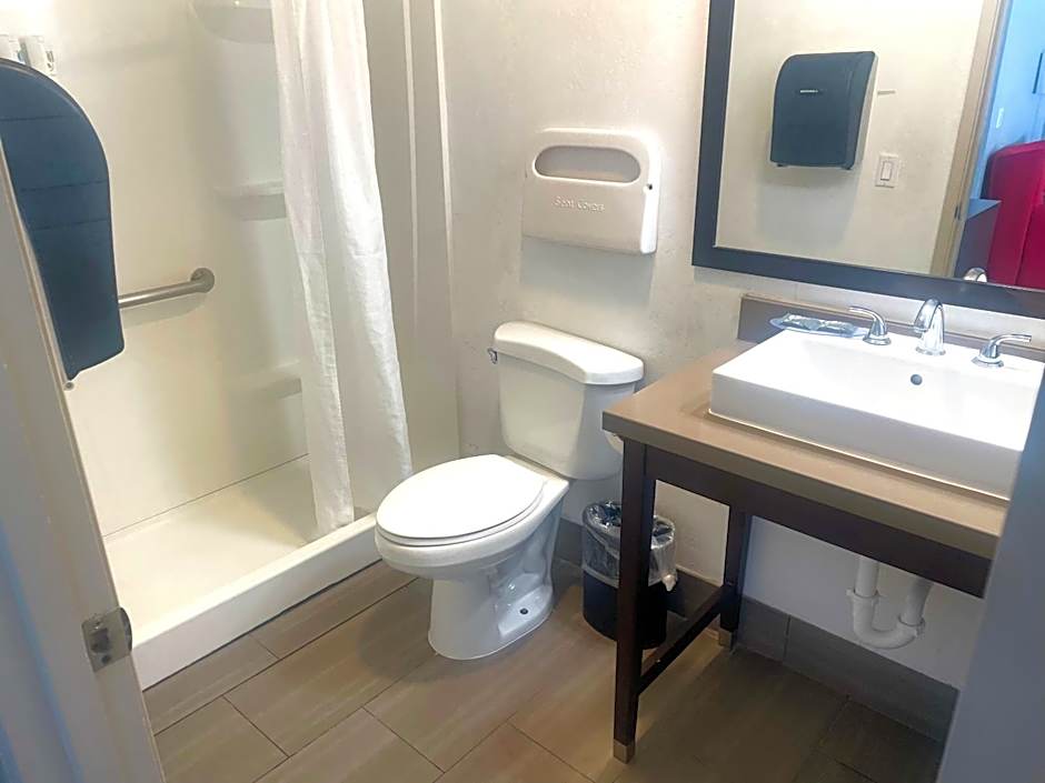 Country Inn & Suites by Radisson, Bakersfield, CA