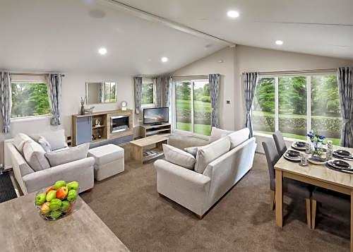 Hamlet Lodge Retreat At Calloose Holiday Park