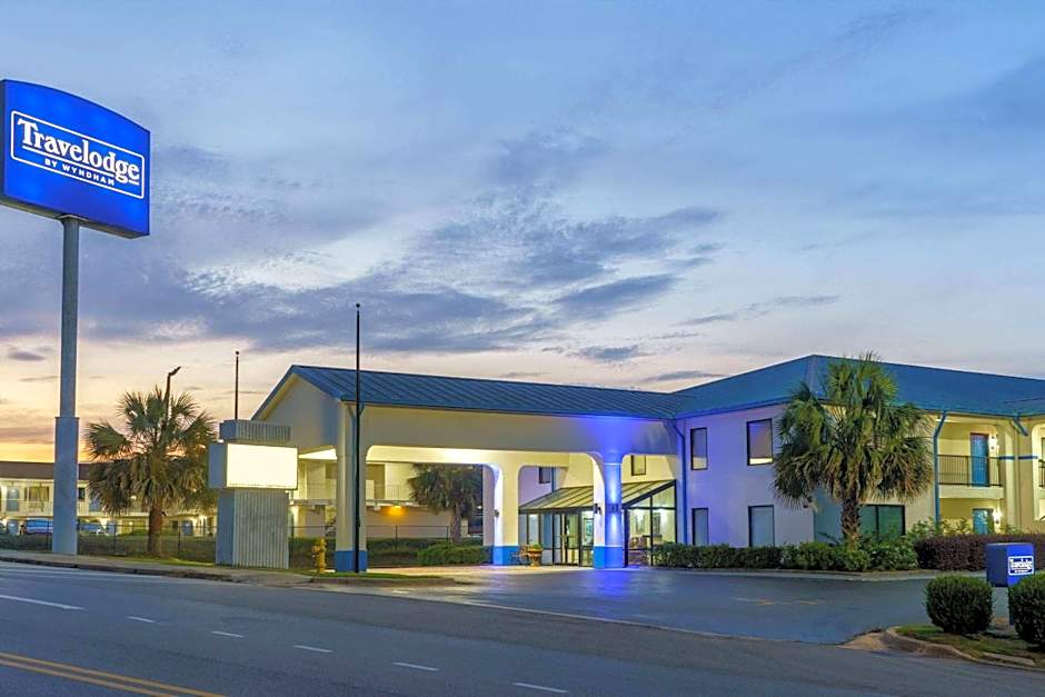 Travelodge by Wyndham Montgomery East