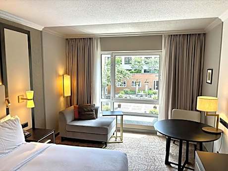 Twin Room with Courtyard View