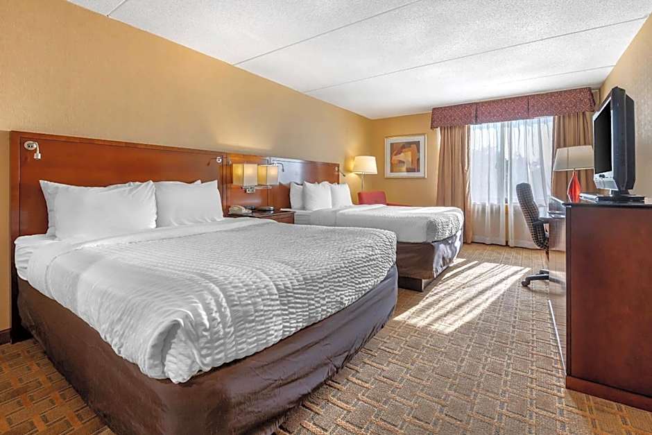 Clarion Hotel Conference Center on Lake Erie