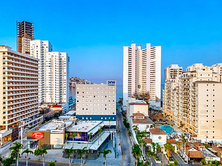 One Acapulco Costera