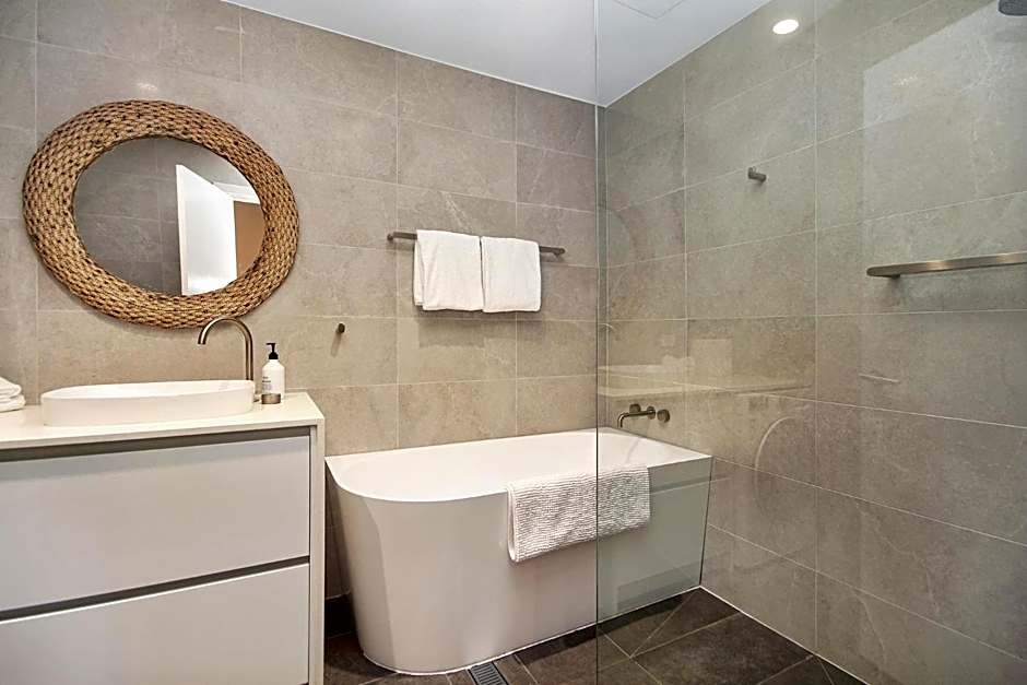 Lennox Holiday Apartments