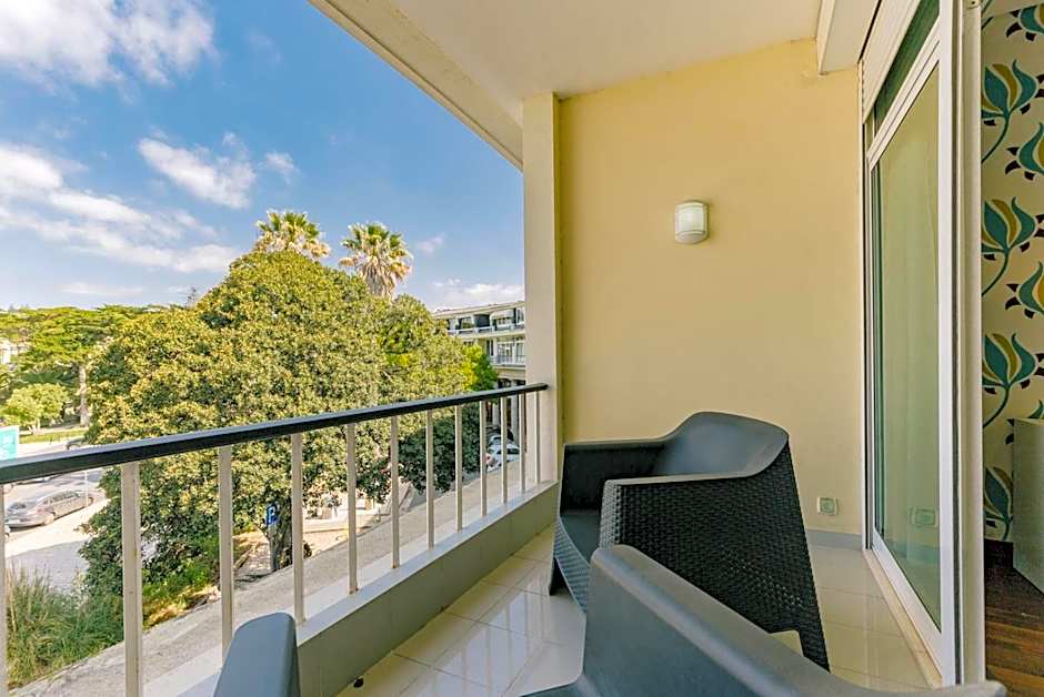 Rent4Rest Estoril Beachfront Apartments