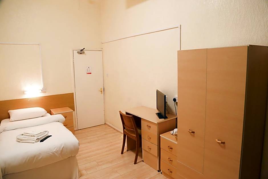 Photo 1 of 4 of Single Room En Suite
