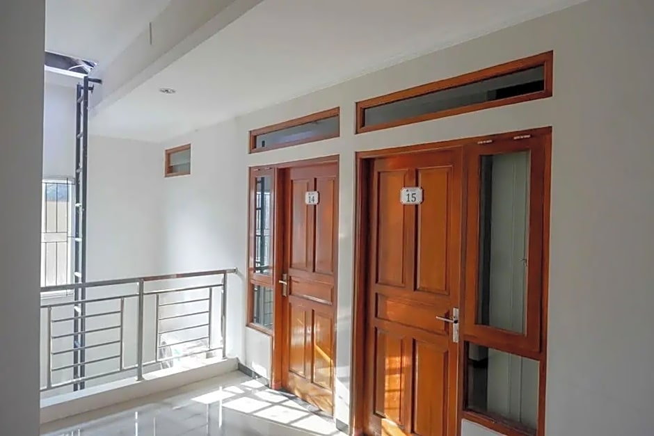 De Mangkoe Homestay by RedDoorz – Banjarsari, Surakarta, SD