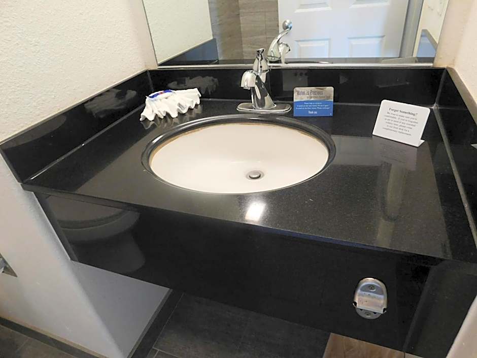 Fisherman's Cove Inn