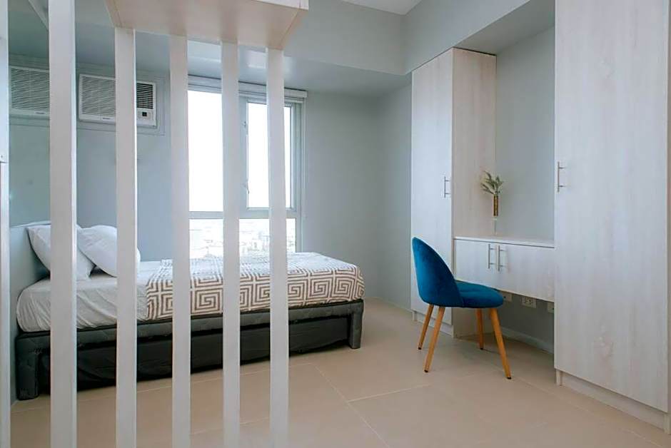 Studio Unit at Avida Towers Riala Tower 2 Cebu IT Park with Pool and Wifi