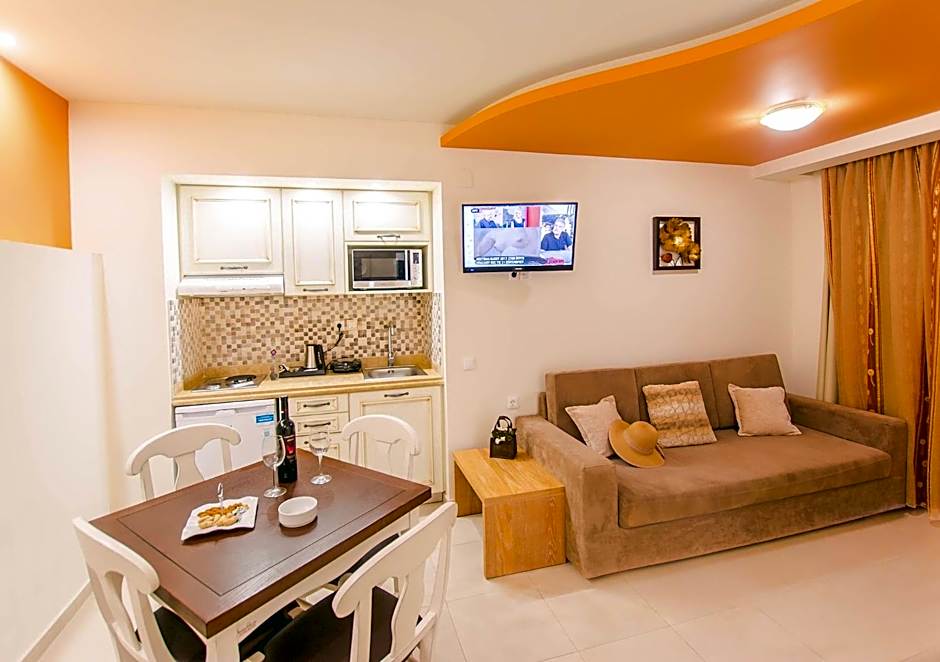 W Suites by Estia ex Camelot