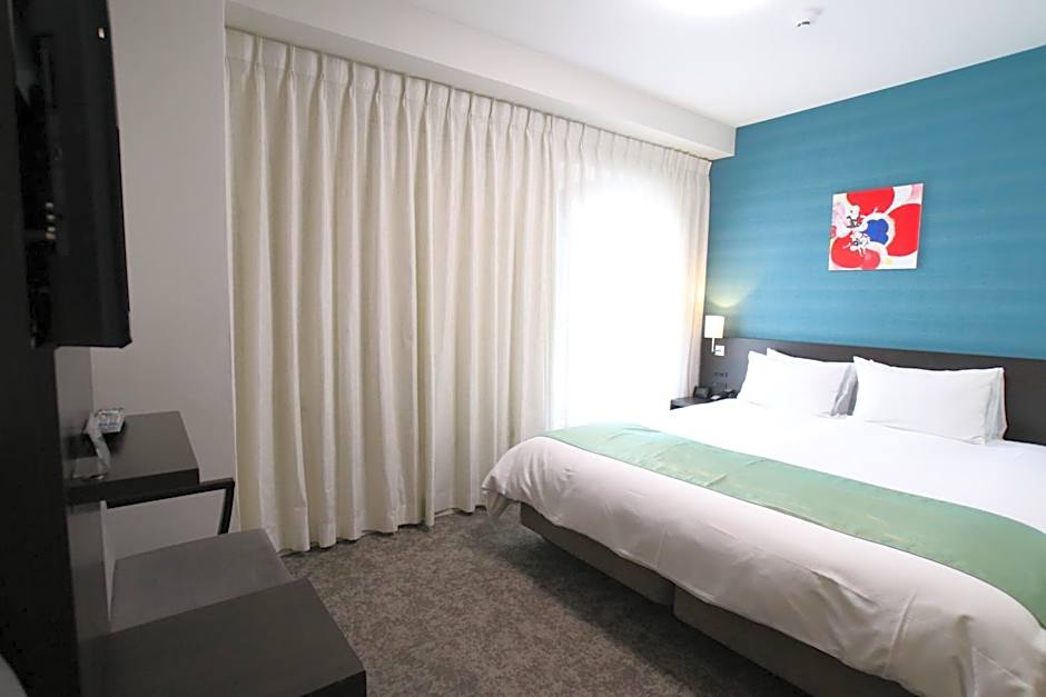 Photo 1 of 10 of 1 King Bed
