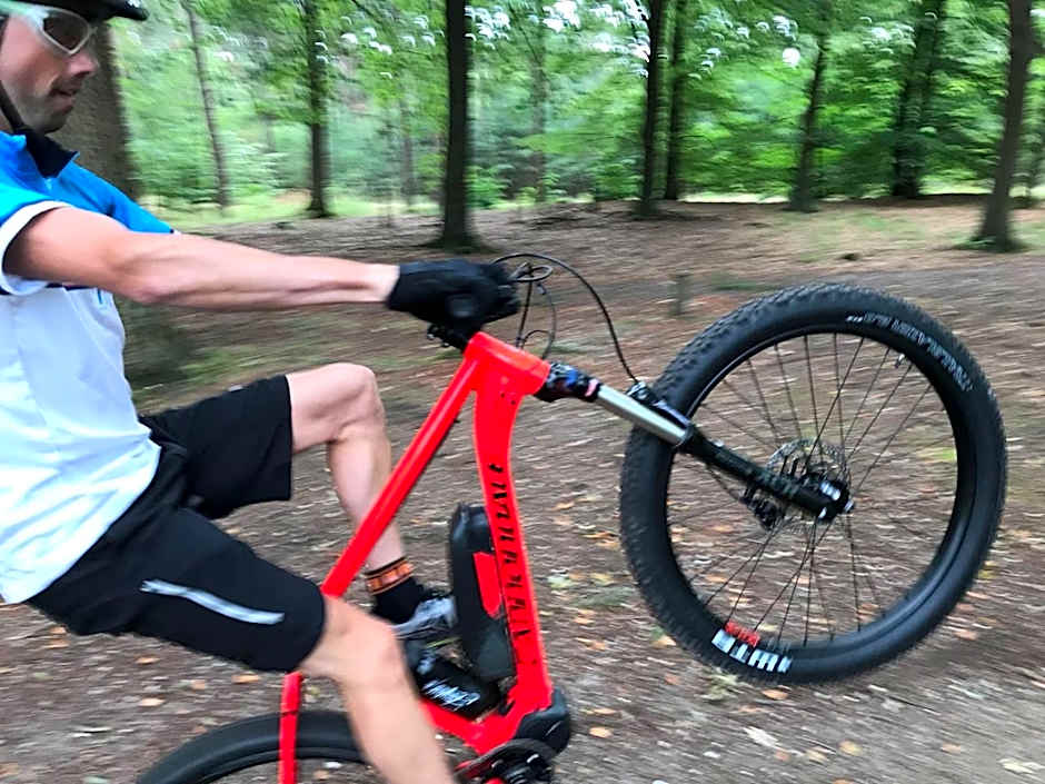 Luxe Finse Kota met Jacuzzi en SaunaBarrel de Zandhoef