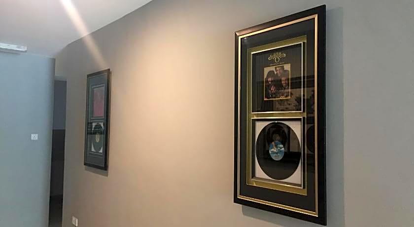 BREZZA HOTEL SITIAWAN