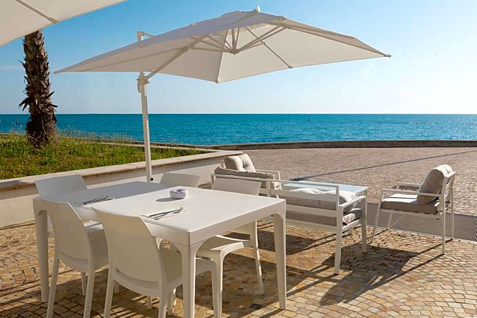 Life Hotel Seaview & Spa