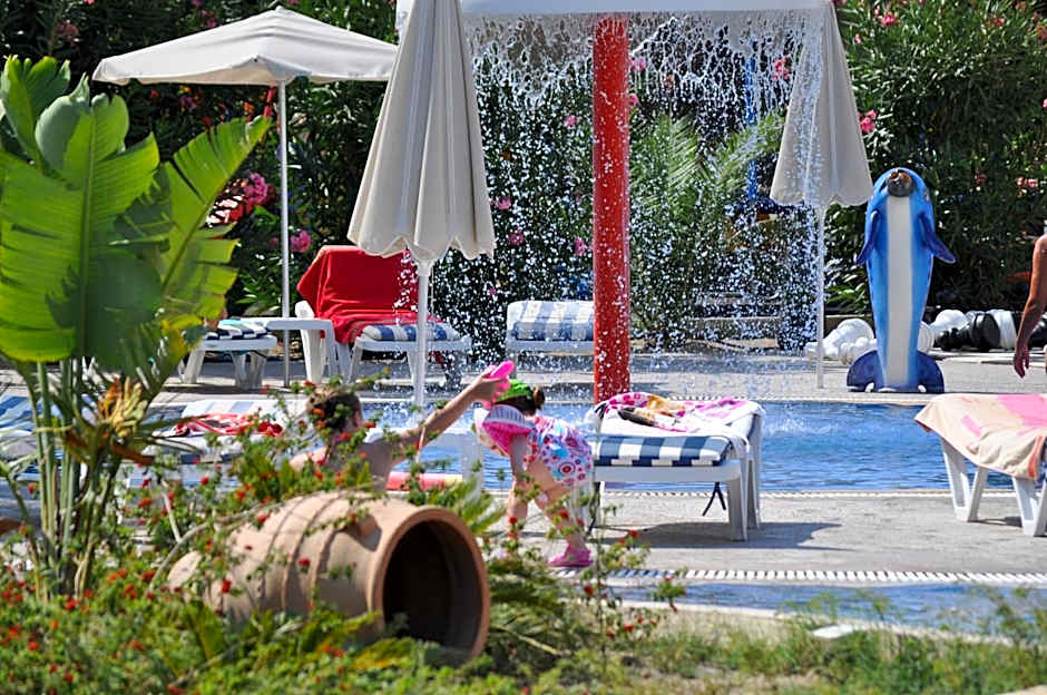 Matina Pefkos Aparthotel