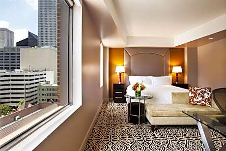 1 King Bed Deluxe Room