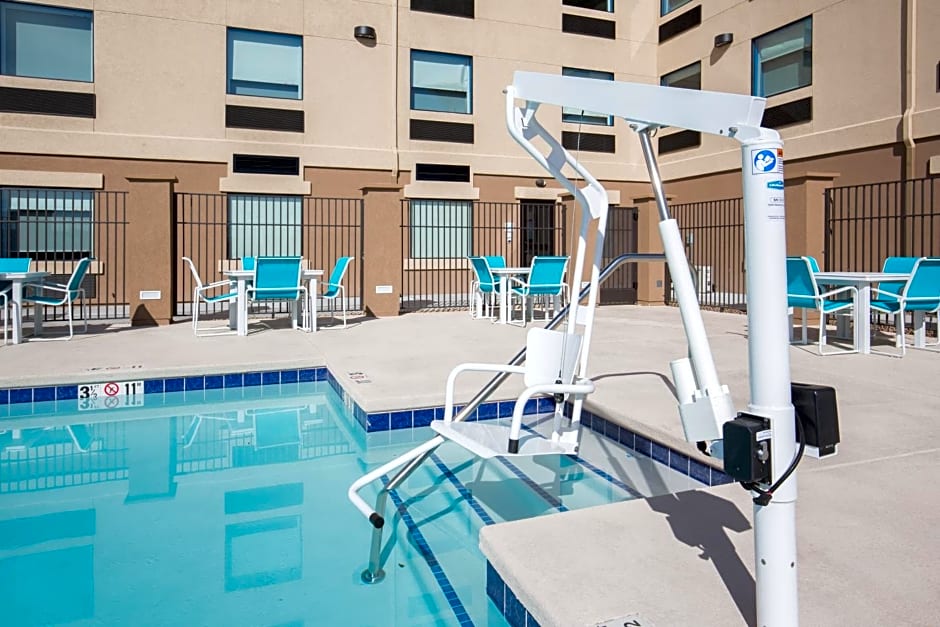 Holiday Inn Express & Suites Pahrump By IHG