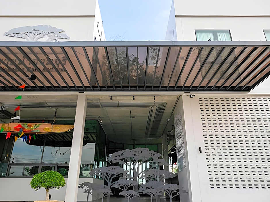 Chainam-Charmchuree residences cafe and spa