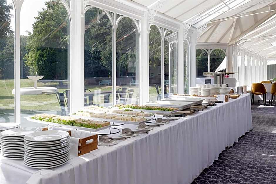DoubleTree by Hilton St. Anne's Manor