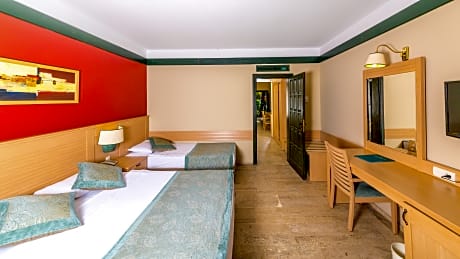 FAMILY ROOM STANDARD