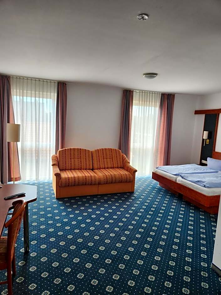 Hotel Hoyers in Pinneberg, Free Parking and WiFi