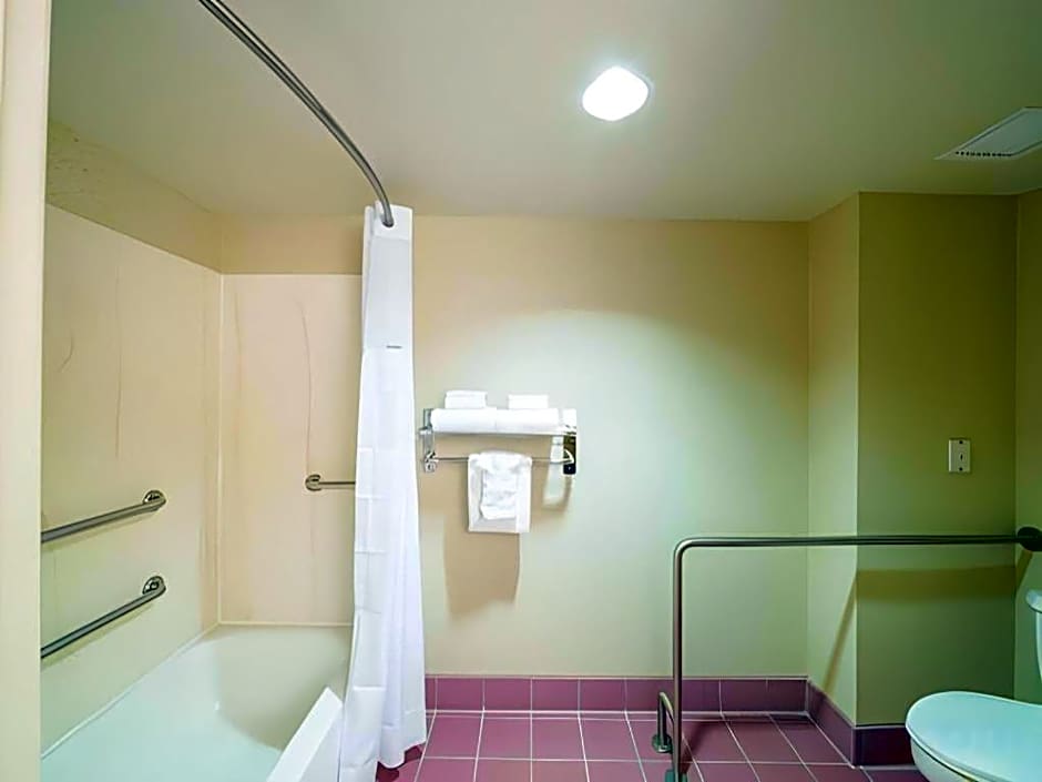 AmericInn by Wyndham Denver Airport