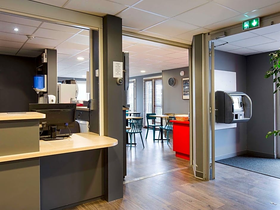 HOTEL F1 Massieux