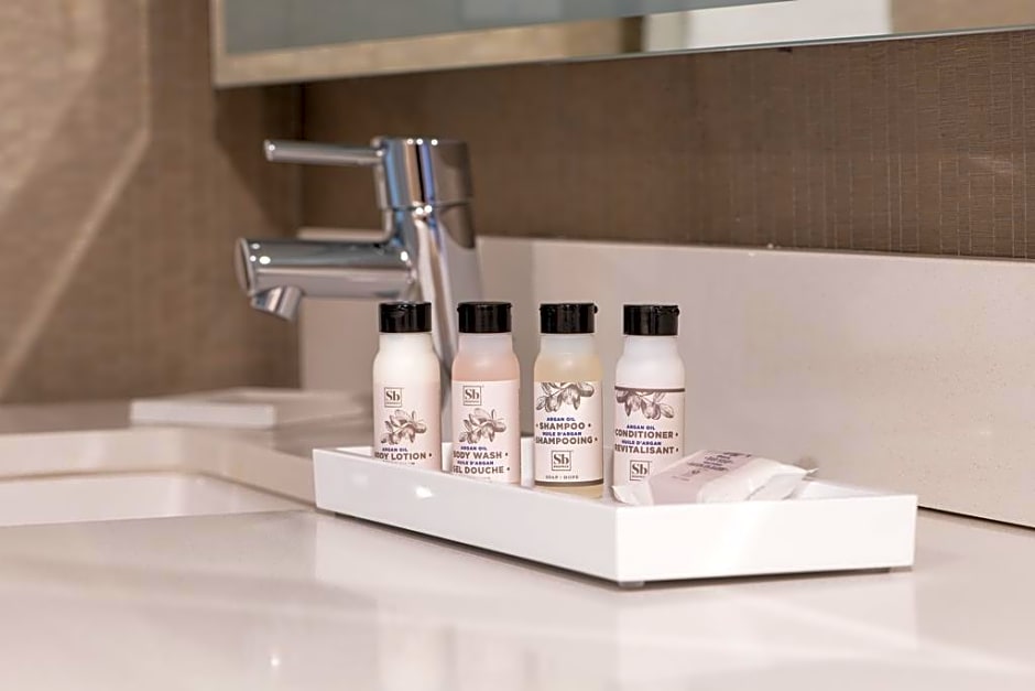 Skyline Hotel Detroit Airport, SureStay Collection by Best Western