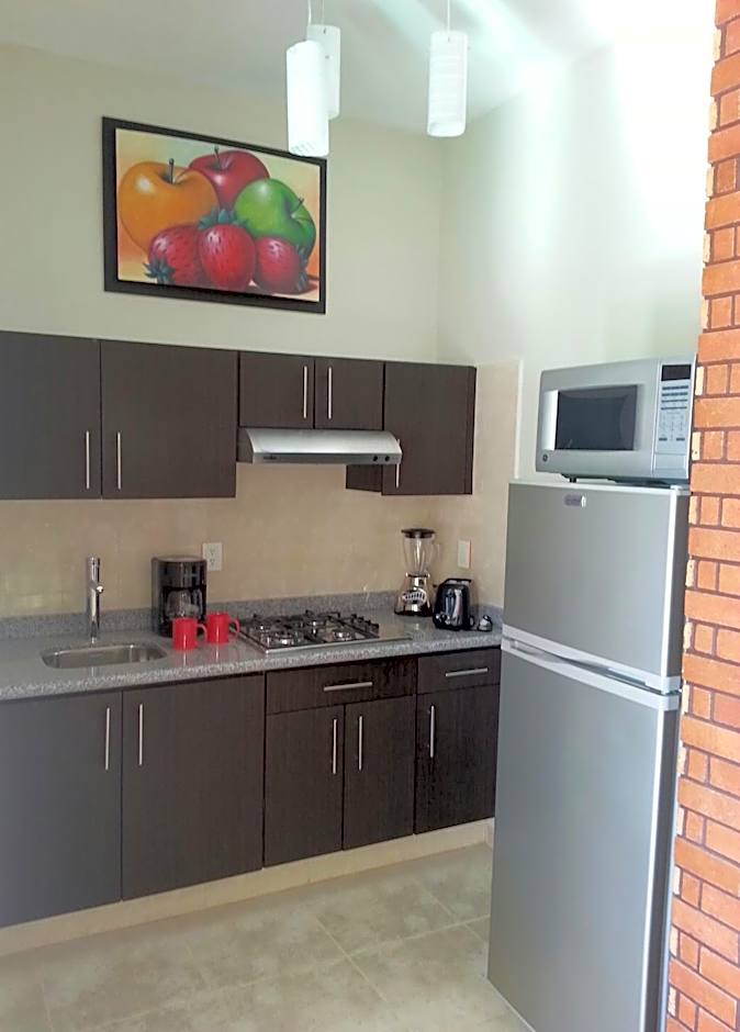 Hotel y Suites Los Encantos