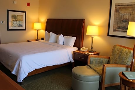 1 King Premium W/In-Room Drinks-Snacks