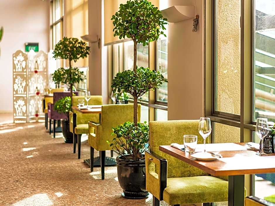 Sofitel Saigon Plaza Hotel