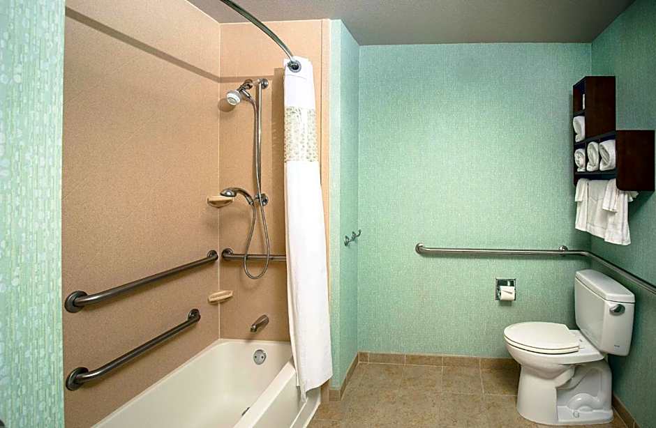 Hampton Inn By Hilton And Suites Suisun City