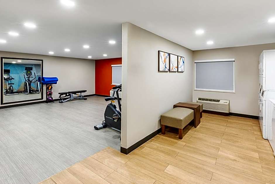Candlewood Suites Topeka Hotel By IHG