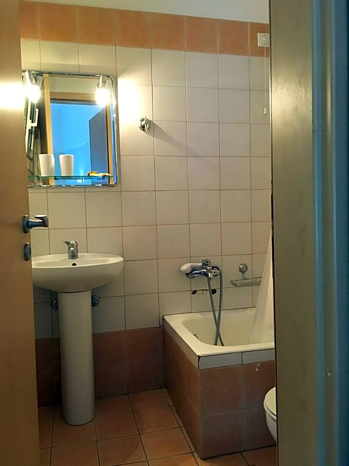 Hotel Orestion - Bike and motorcycle friendly hotel