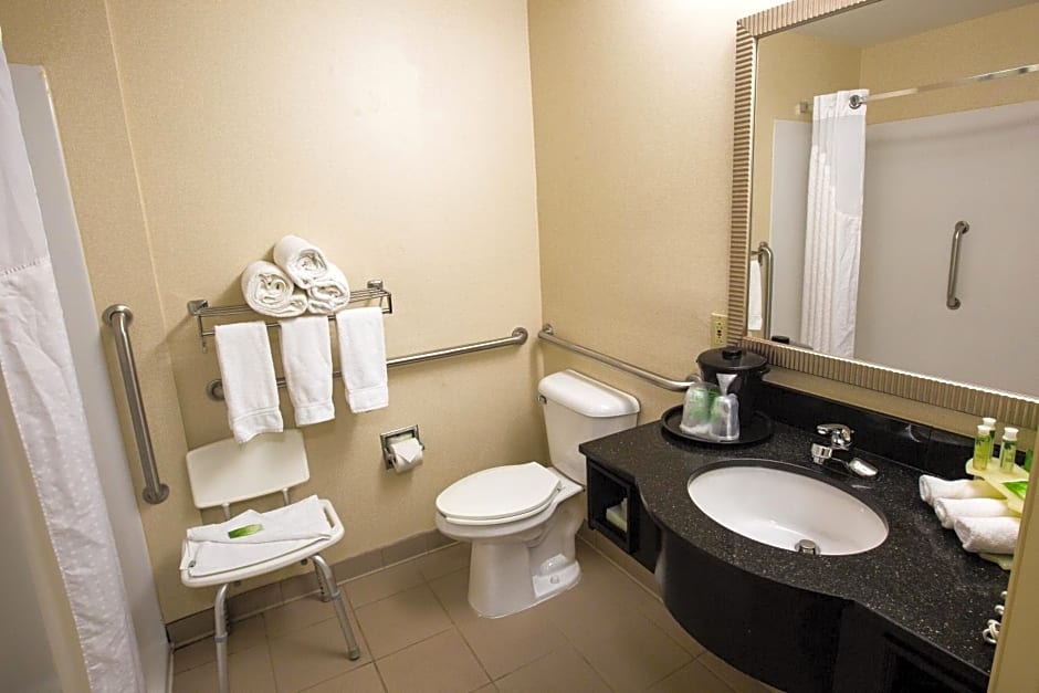 Holiday Inn Express Alpharetta - Roswell By IHG