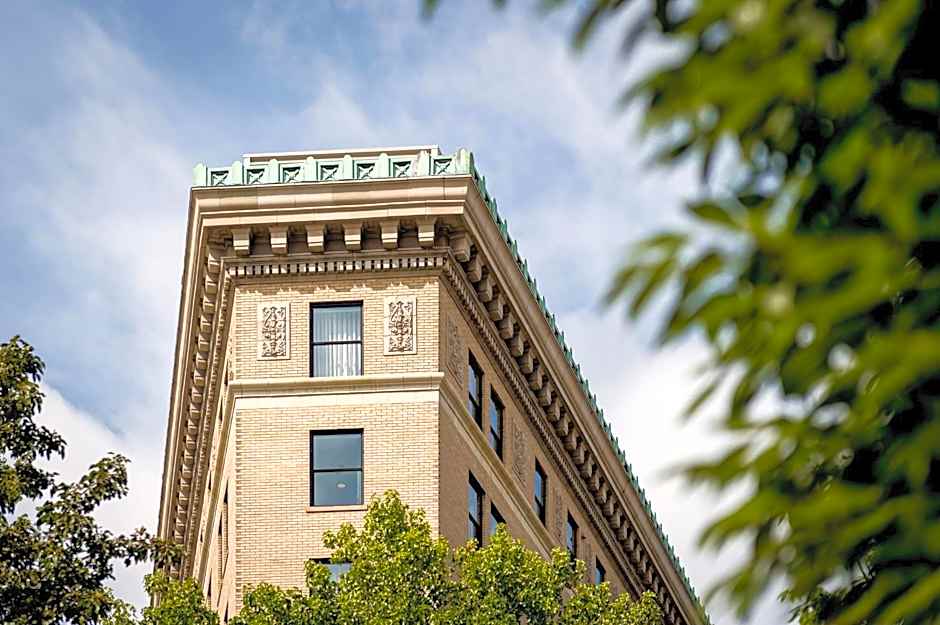 Flat Iron Hotel