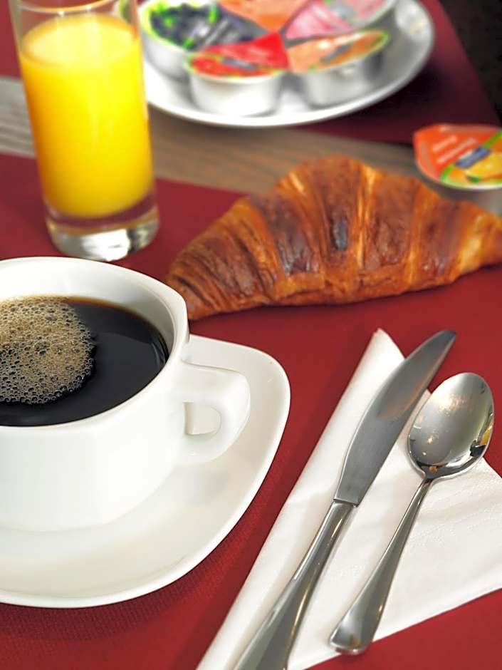 Brit Hotel Confort Le Revest Sainte-Maxime