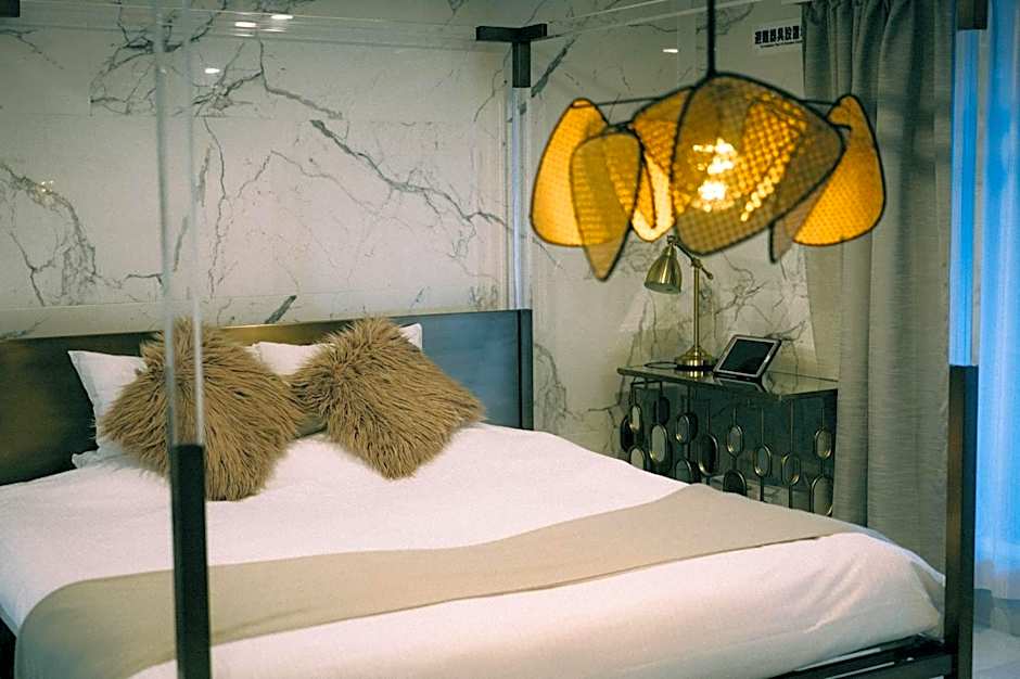 THE ROOT2 HOTEL