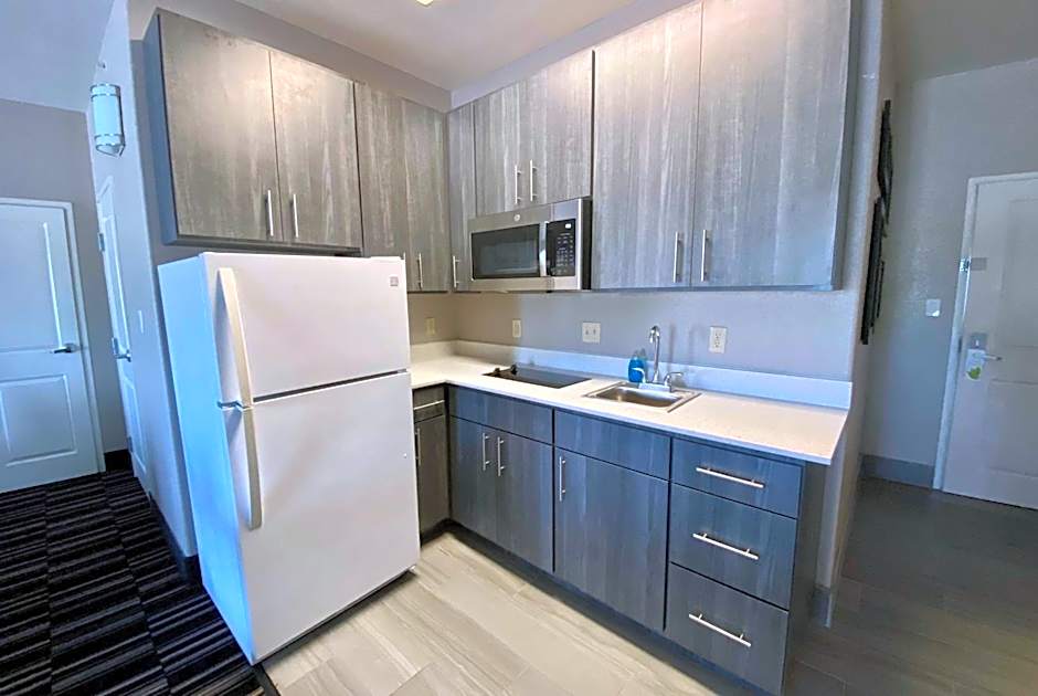 La Quinta Inn & Suites by Wyndham Ada