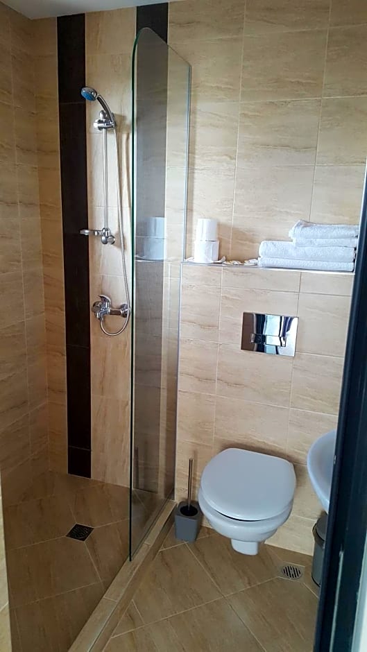 Family Hotel Novel City