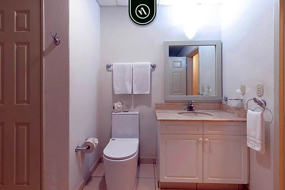 Mexican Styled 2 BR Condo - Beachfront - Pool