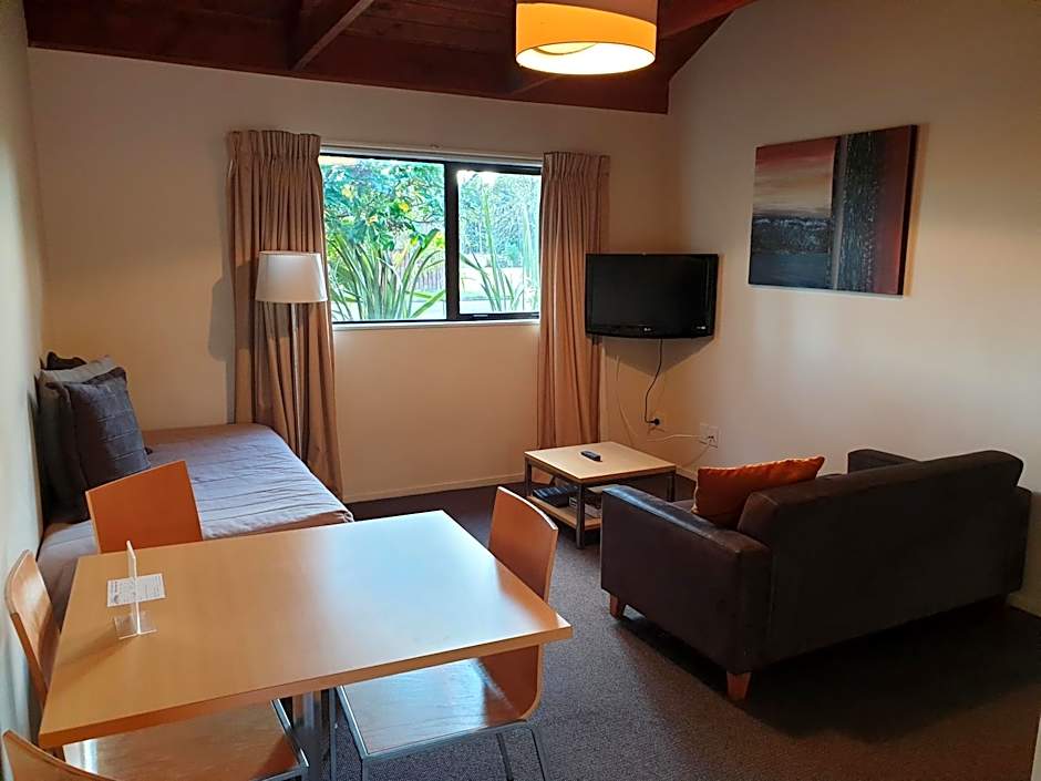 The Hobbit Motorlodge