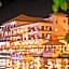 Cozy Riverside Hotel