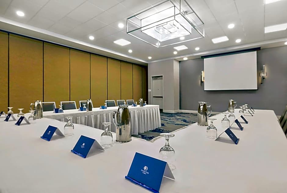 DoubleTree by Hilton Davenport