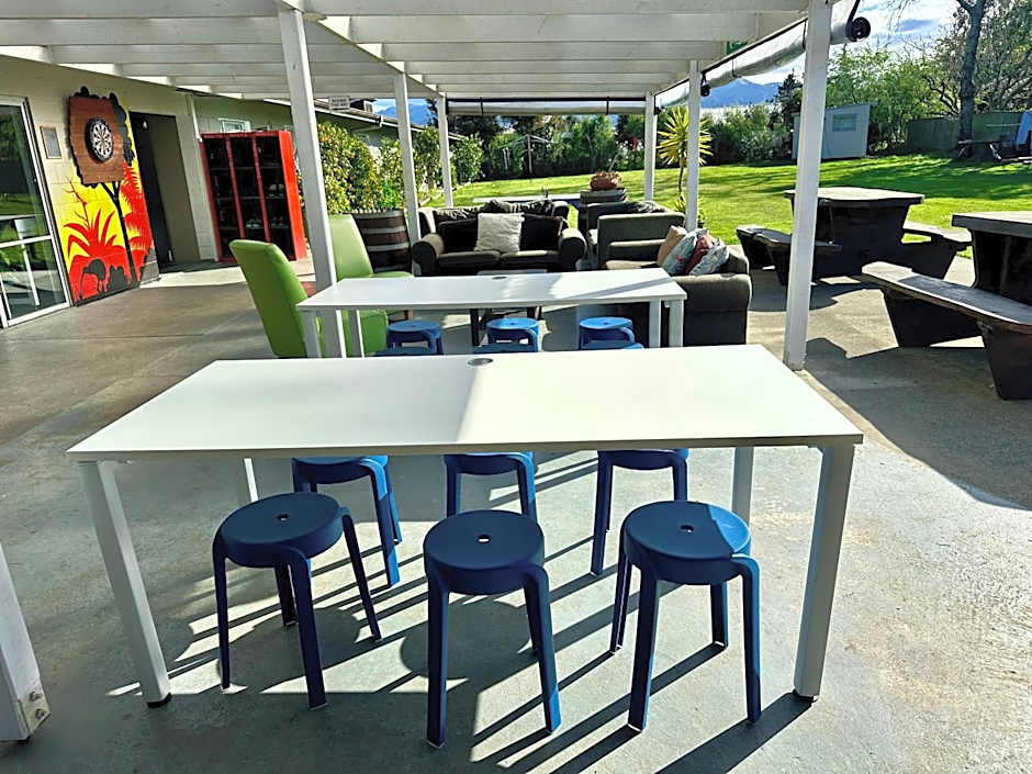 Happy Apple Backpackers