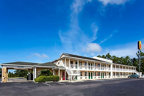 Super 8 by Wyndham Monticello